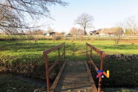 Dom z budynkami gospodarczymi- Karczówka